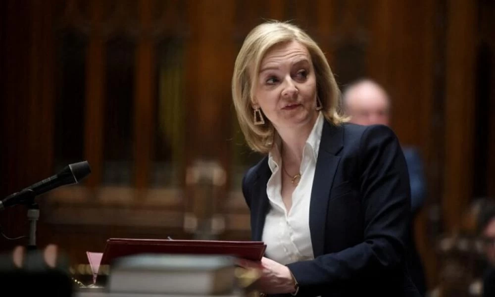Βρετανίδα ΥΠΕΞ: Αποτροπιασμός για τις ρωσικές επιθέσεις και «απαγωγές» αμάχων στη Μαριούπολη
